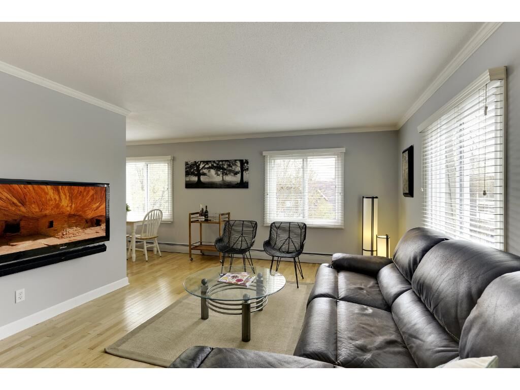 Property Photo: 2732 Grand Avenue S 201 MN 55408