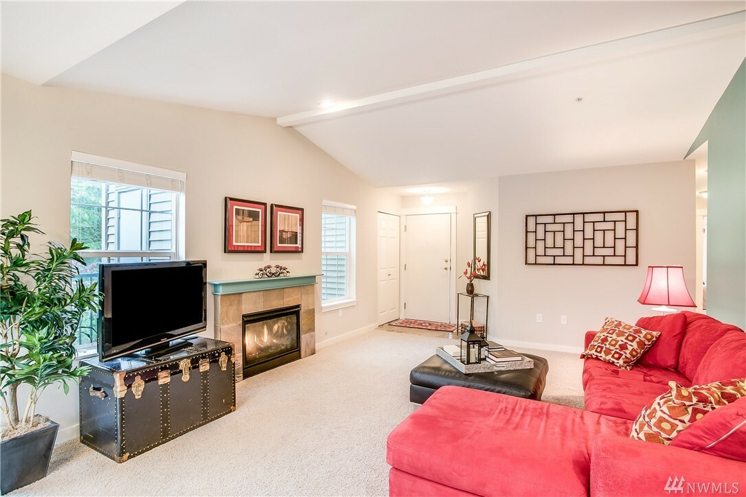 Property Photo:  25025 SE Klahanie Blvd K305  WA 98029 