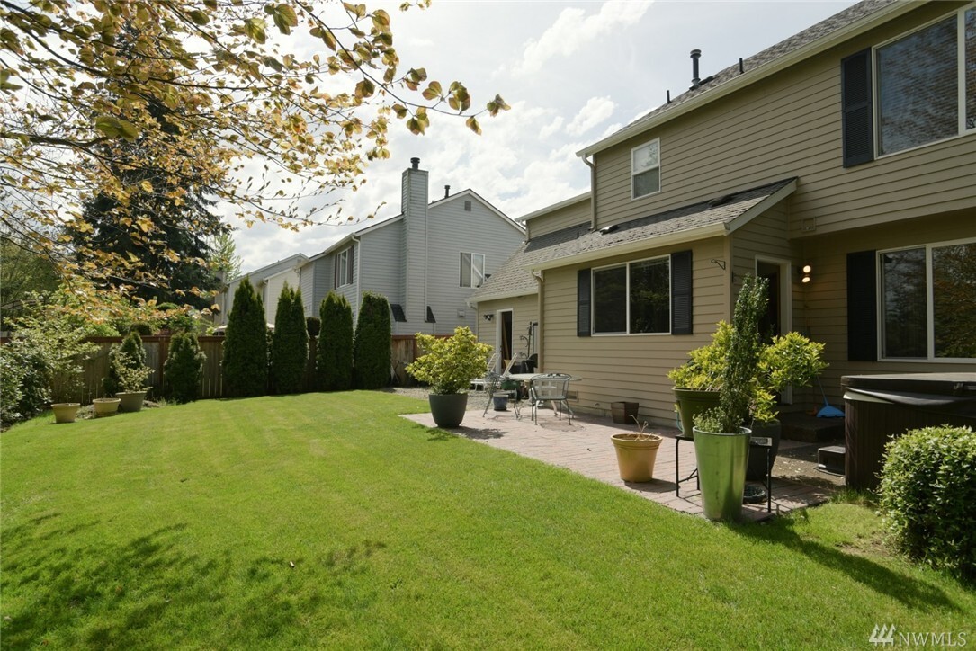 Property Photo:  16701 133rd Avenue E  WA 98374 