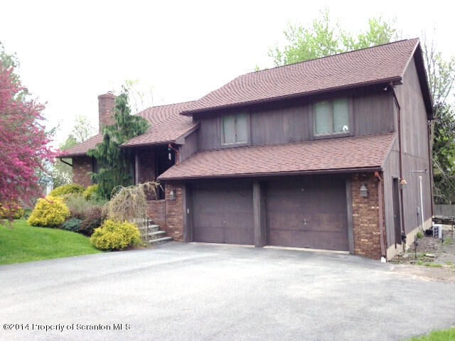 Property Photo: 105 Sunrise Drive PA 18414