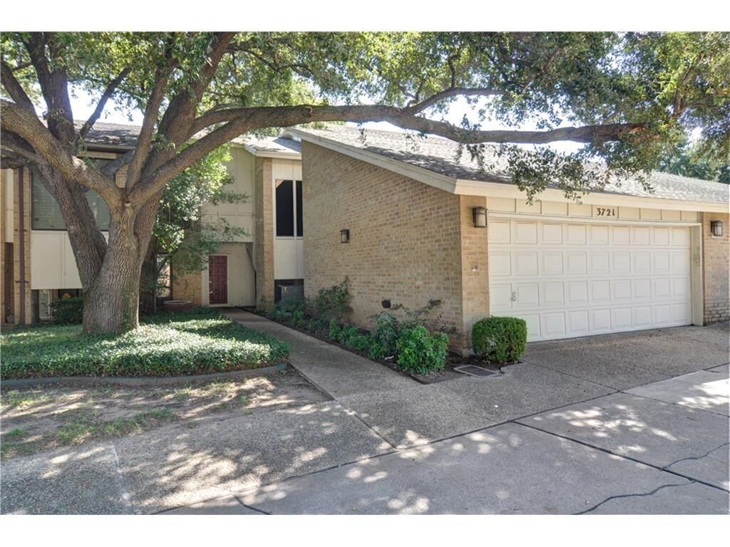 Property Photo:  3721 Hulen Park Drive  TX 76109 