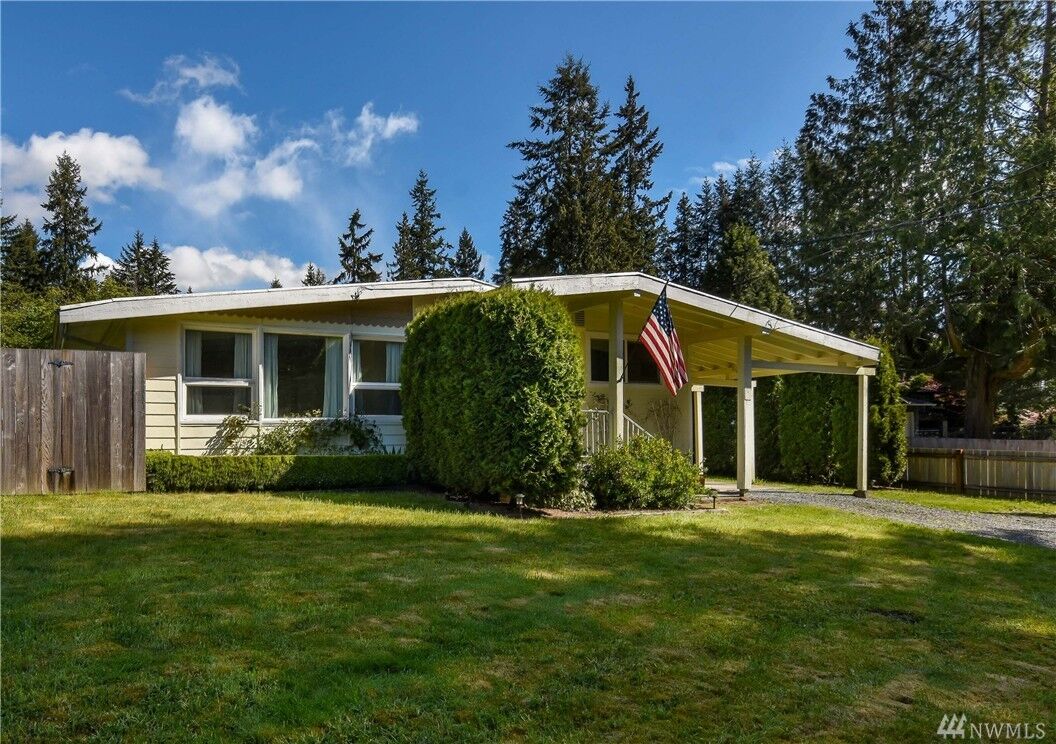 Property Photo:  125 Poppy Rd  WA 98012 