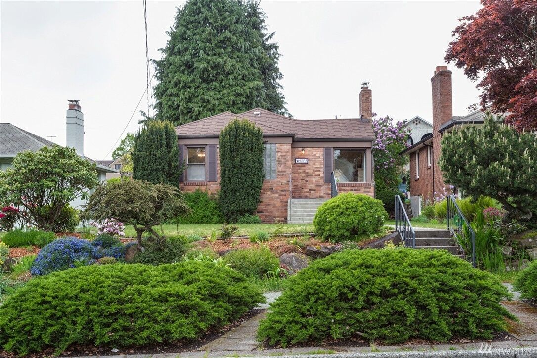 Property Photo:  8035 11th Ave NE  WA 98115 