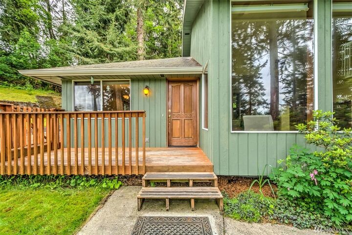 Property Photo:  420 Little Acres Dr  WA 98277 