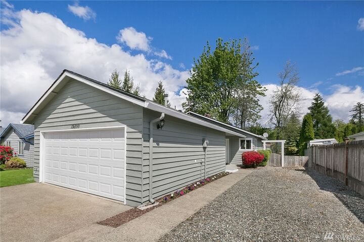 Property Photo:  19800 SE 263rd Place  WA 98042 