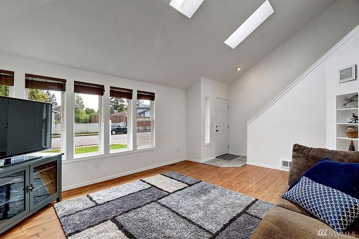 Property Photo: 5421 170th Place SW WA 98037