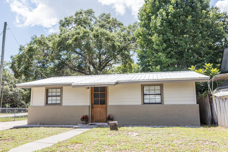 Property Photo:  638 29th Street  FL 32578 