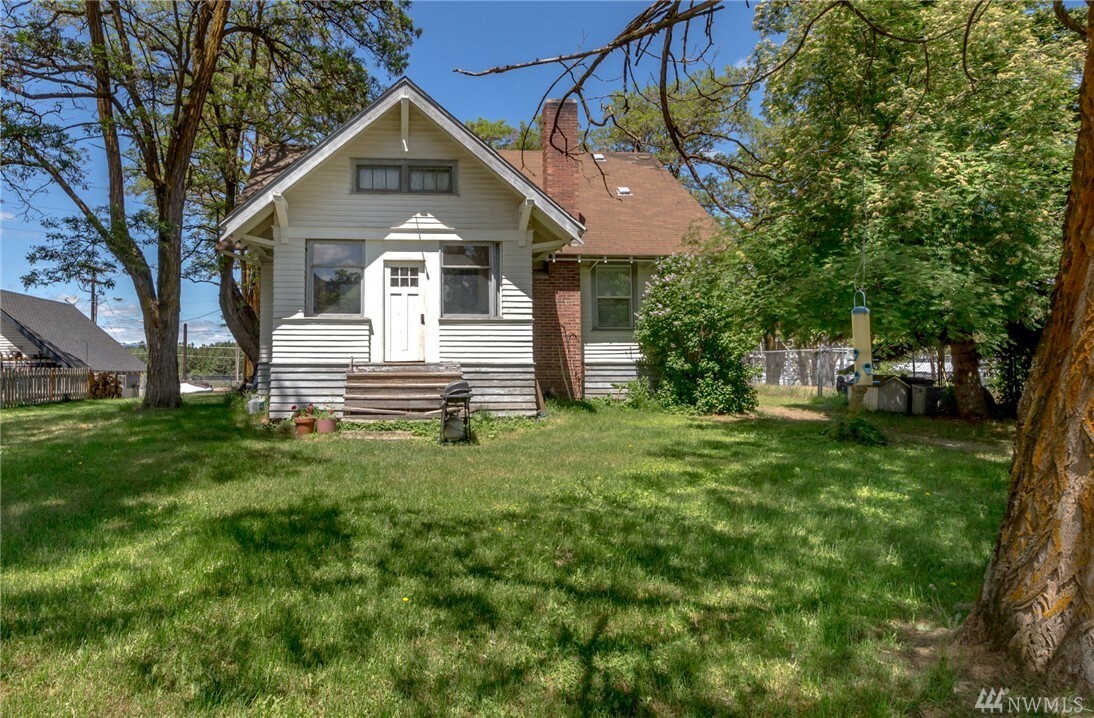 Property Photo: 805 Milwaukee Ave WA 98922