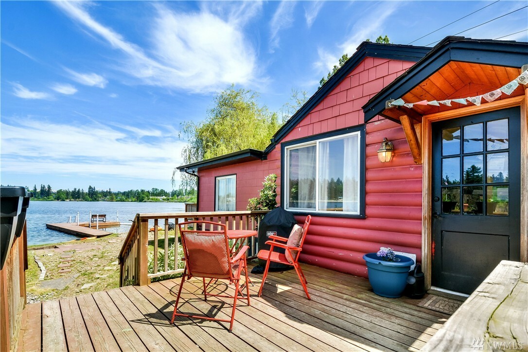 Property Photo: 11921 Silver Lake Dr WA 98208