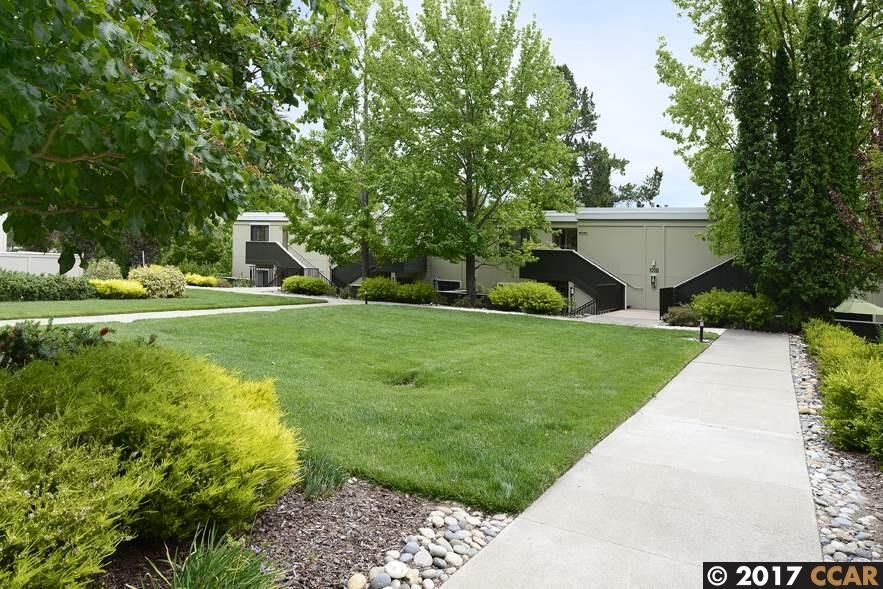 Property Photo:  2001 Oakmont Way 7  CA 94595 