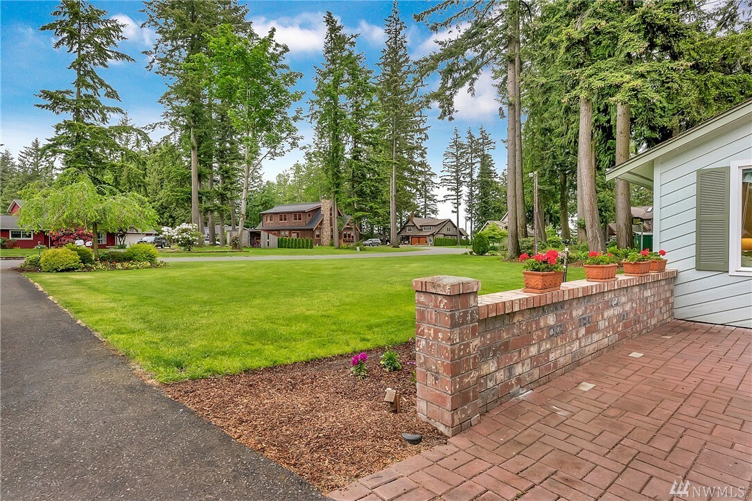 Property Photo:  8552 Lynnwood Dr  WA 98264 