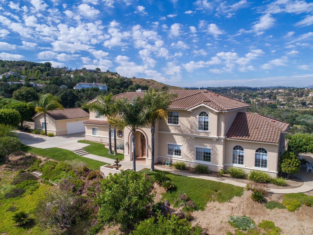 Property Photo:  32 Rolling Wood Ln  CA 92028 