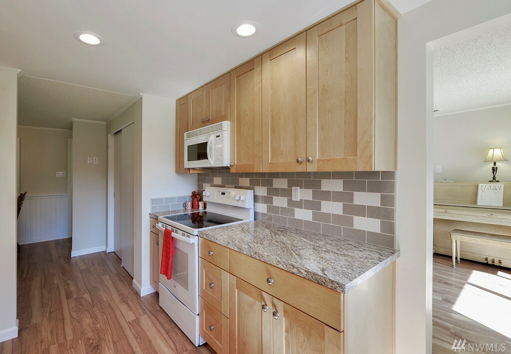 Property Photo: 17630 42nd Ave S WA 98188