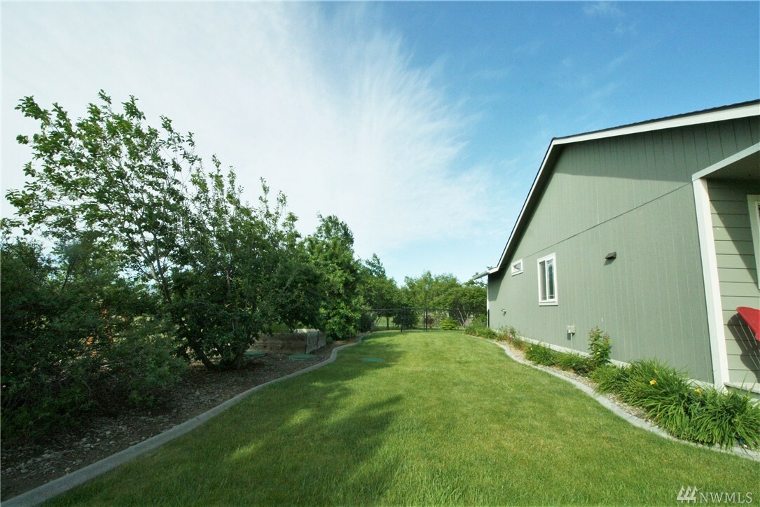 Property Photo:  80 Brick Mill Rd  WA 98926 