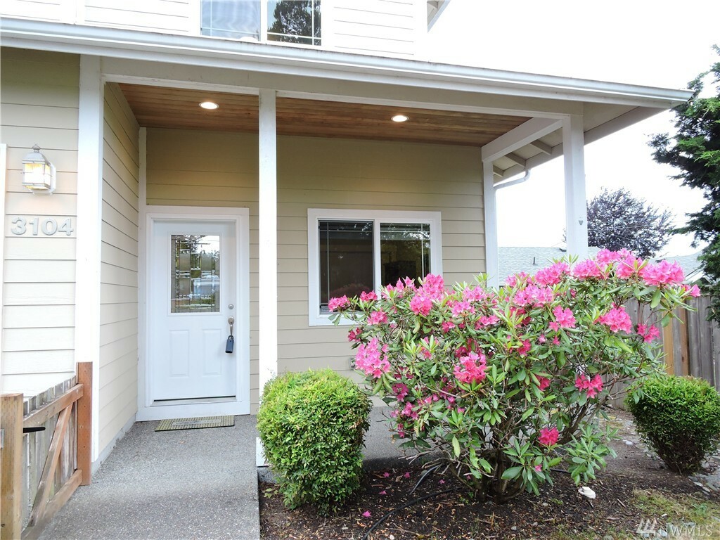 Property Photo:  3104 Sunset Dr W  WA 98466 