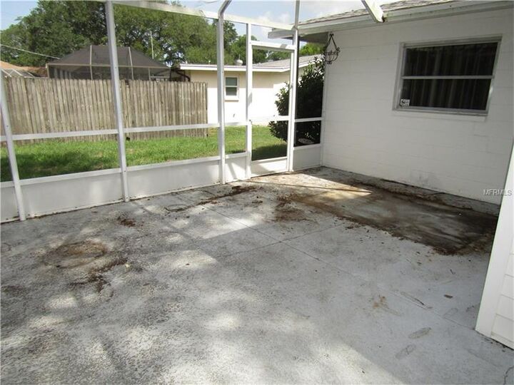 Property Photo: 371 Dorchester Drive FL 34293