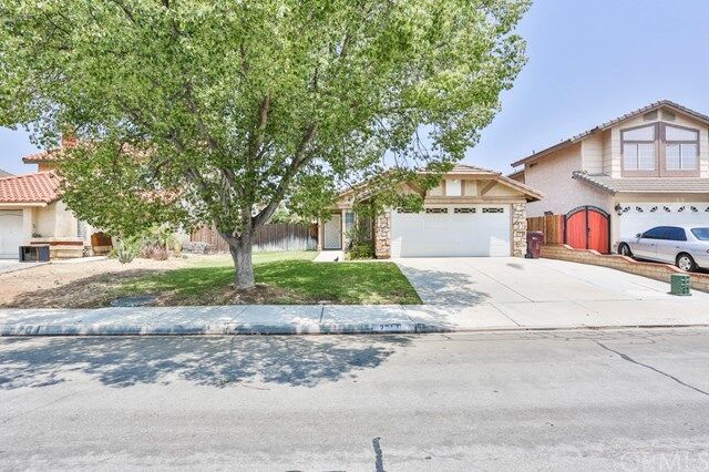 Property Photo:  25196 Morning Dove Way  CA 92551 