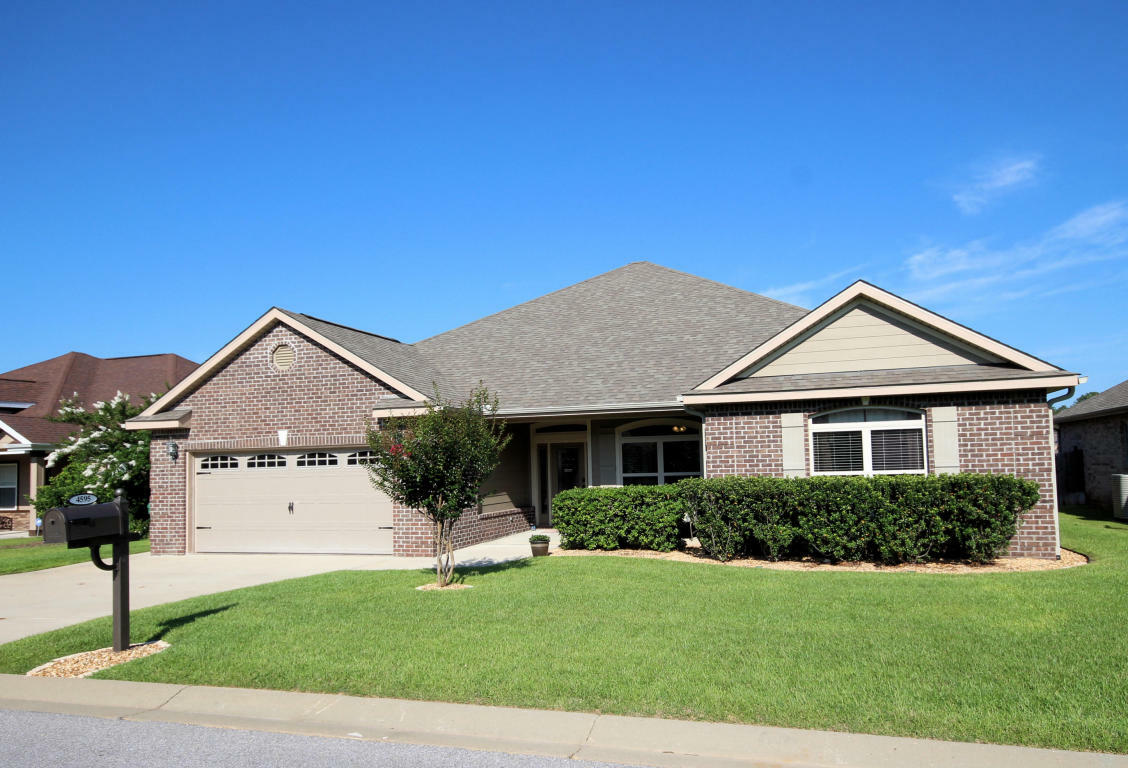 Property Photo: 4595 Hermosa Road FL 32539