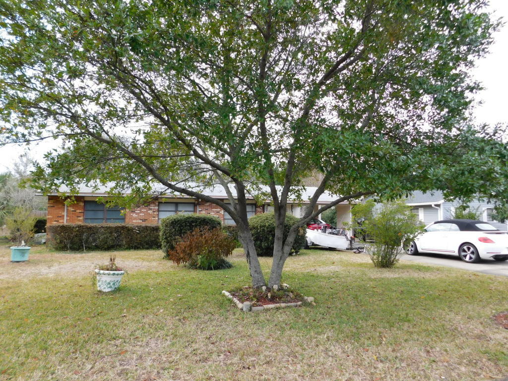 Property Photo:  114 NW Baker Avenue  FL 32548 