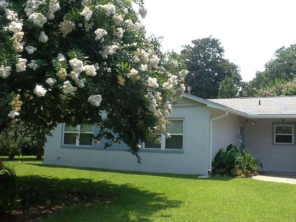 Property Photo: 24 SW Temple Avenue FL 32548
