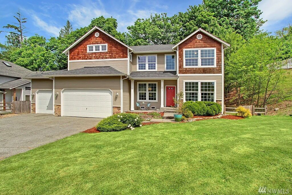 Property Photo: 715 79th Dr NE WA 98258