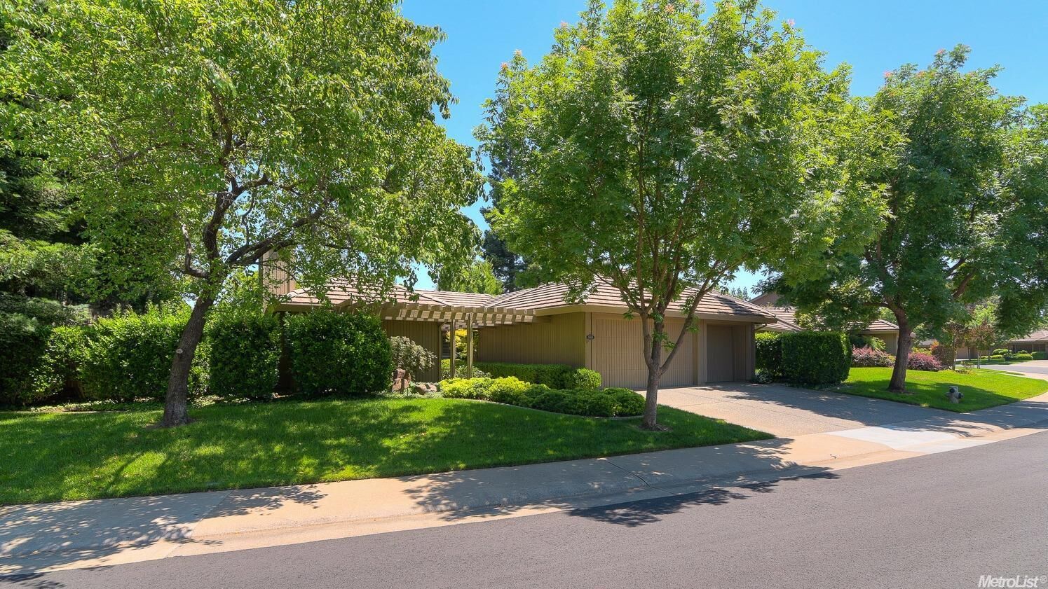 Property Photo: 11448 Hesperian Circle CA 95670