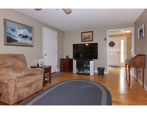 Property Photo:  44 Mohawk Dr  MA 01532 