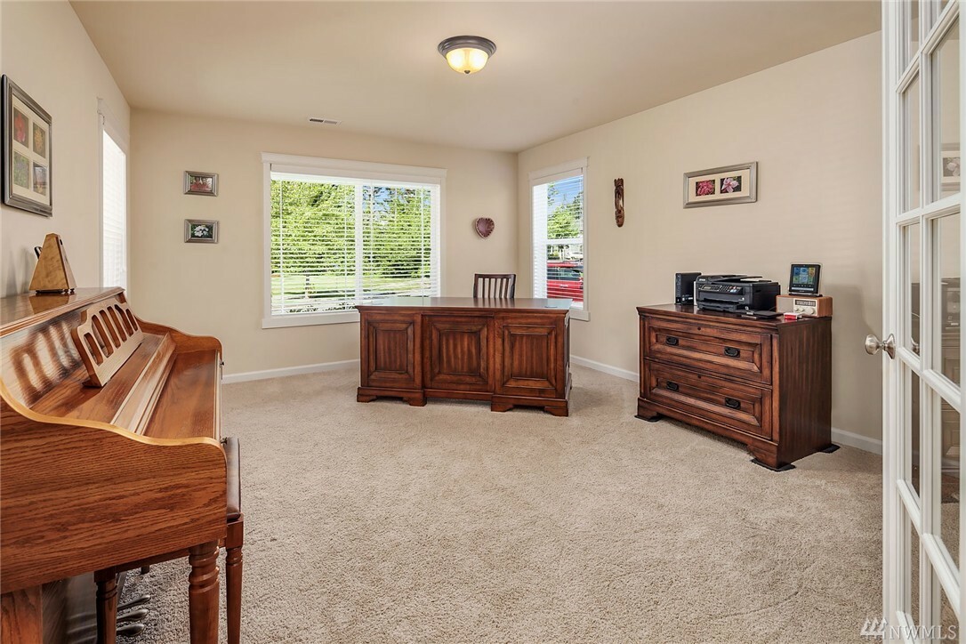 Property Photo:  8826 Weiting Ave SE  WA 98065 