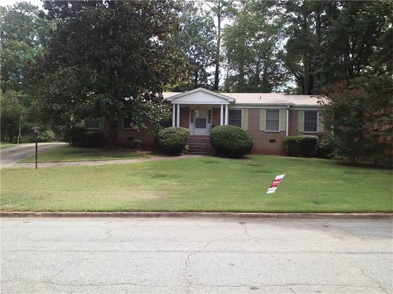 Property Photo:  855 Monmouth Drive   30083 