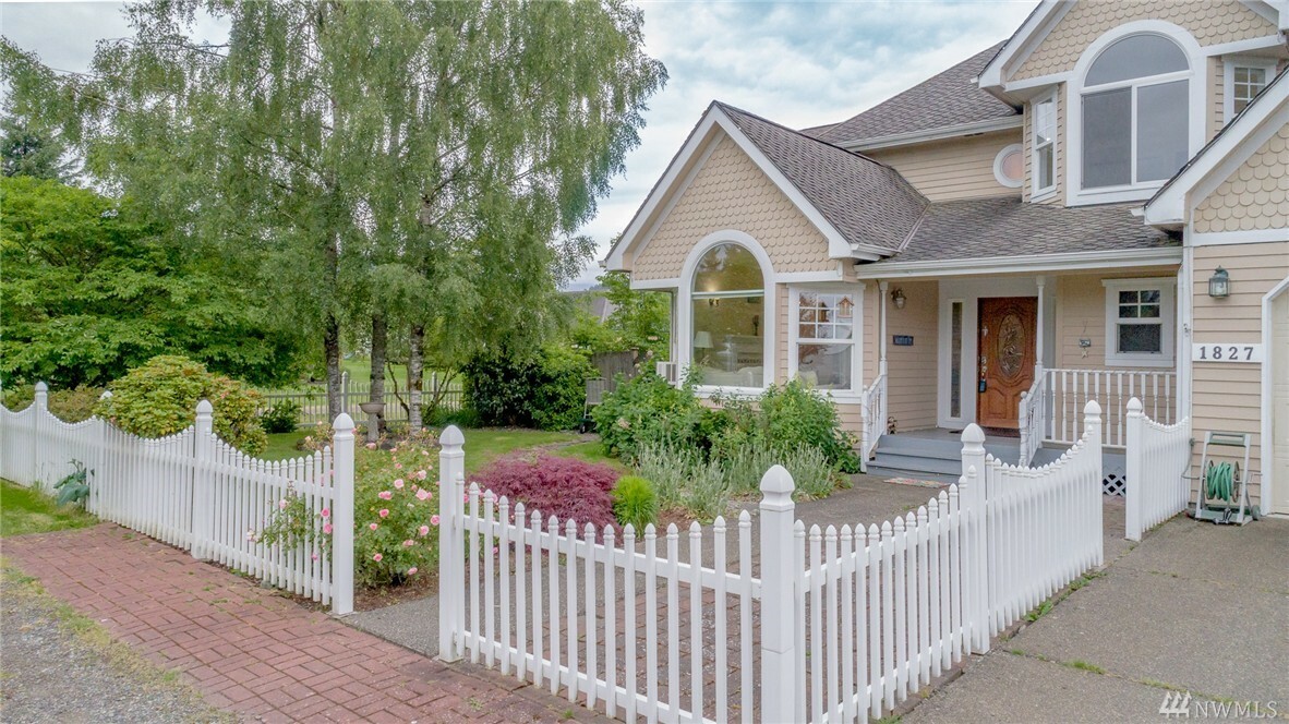 Property Photo:  1827 Collins Rd  WA 98321 