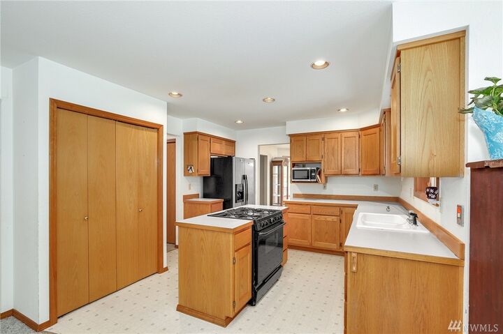 Property Photo:  16822 89th Ave NW  WA 98292 