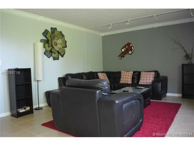 Property Photo: 3440 NE 192nd St 1R-A FL 33180