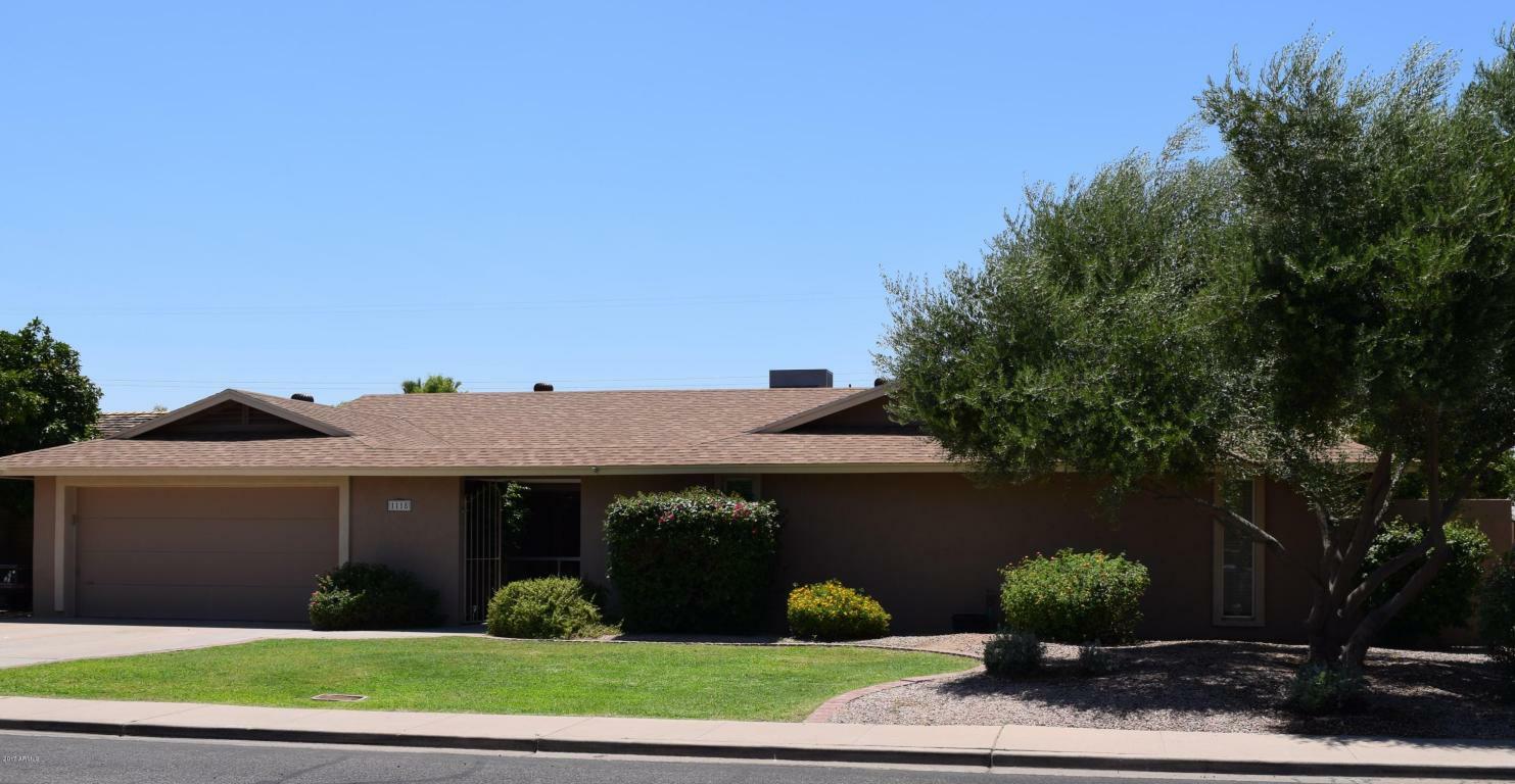 Property Photo:  1118 N Hunt Drive  AZ 85203 