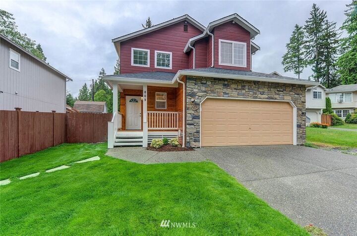 Property Photo:  809 SE 108th Place  WA 98208 