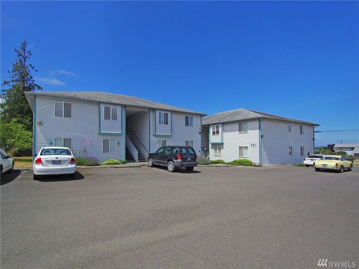 Property Photo: 517 W 8th St WA 98362