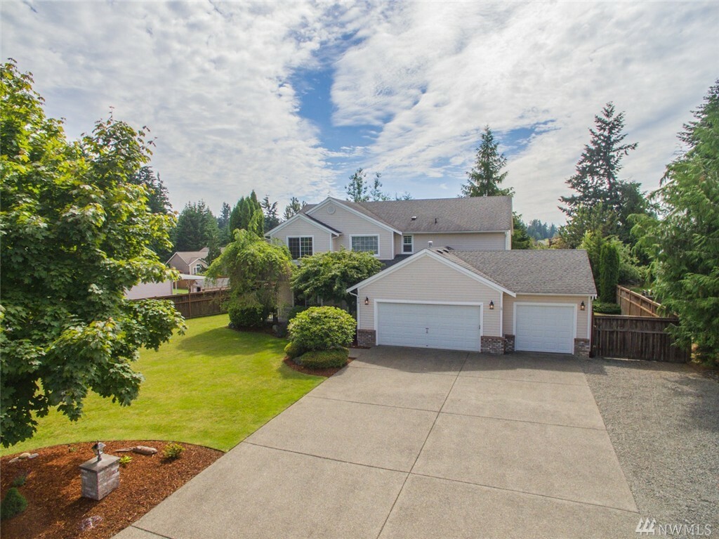 Property Photo: 11416 221st Ave E WA 98391