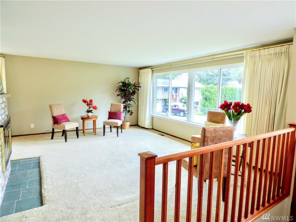 Property Photo:  17546 Fremont Ave N  WA 98133 