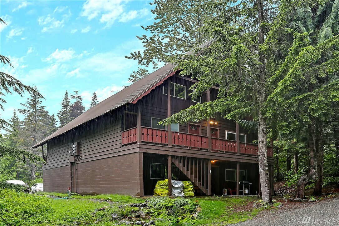 Property Photo:  370 Hyak Dr E 6  WA 98068 