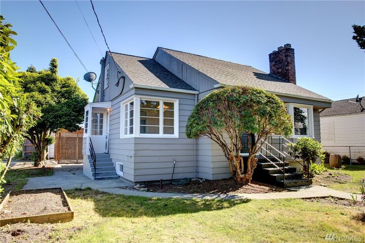 Property Photo: 3015 NW 77th St WA 98117