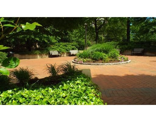 Property Photo: 9 Hawthorne Place 2G MA 02114