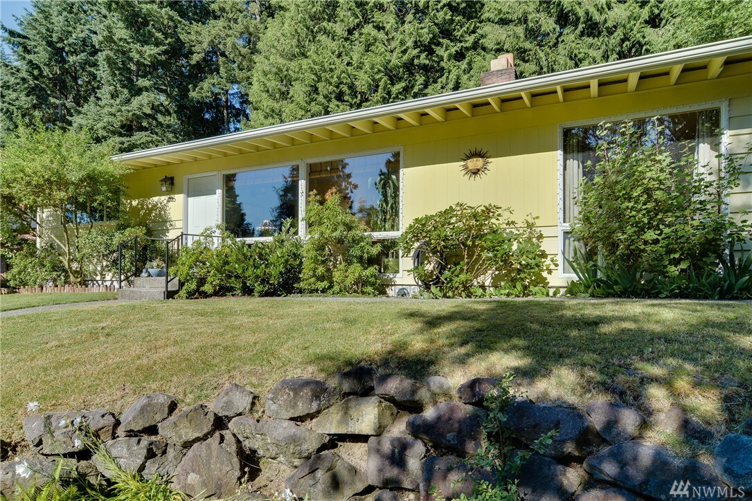 Property Photo: 15259 Densmore Ave N WA 98133
