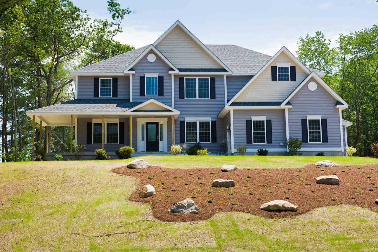 Property Photo:  135 County Road 10  NH 03110 