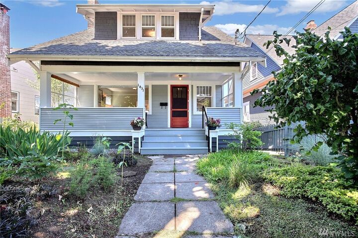 Property Photo:  1431 31st Ave  WA 98122 