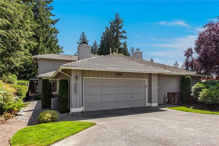 1929 Mill Pointe Dr SE  Mill Creek WA 98012 photo