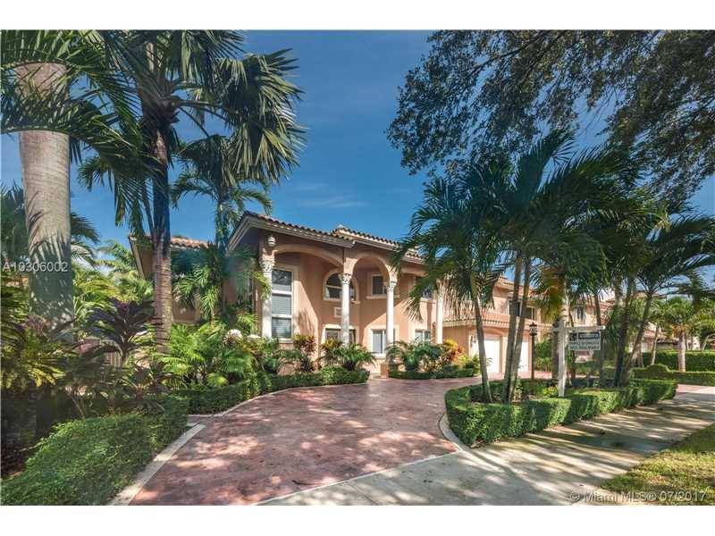 Property Photo: 16222 NW 79th Ave FL 33016