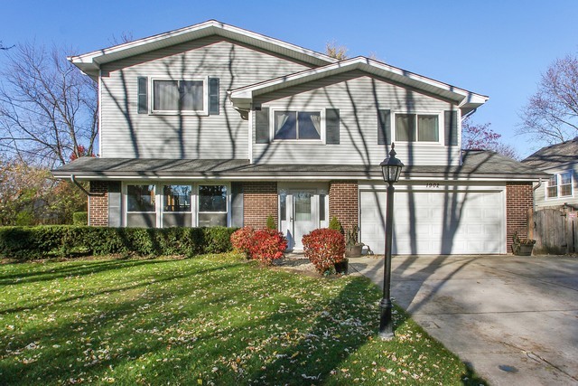 Property Photo:  1902 Cholo Lane  IL 60056 