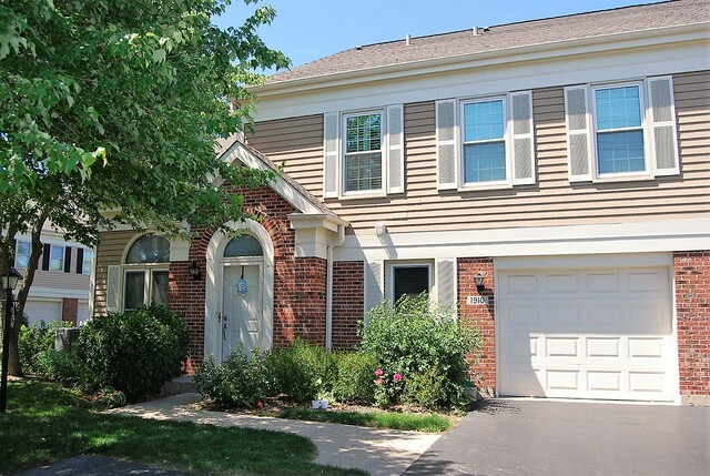 Property Photo:  1910 Charter Point Drive  IL 60004 