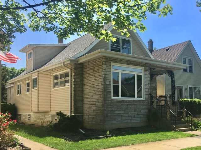 Property Photo: 5735 Berenice Avenue IL 60634