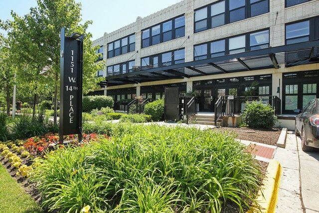 Property Photo:  1151 W 14th Place 105  IL 60608 