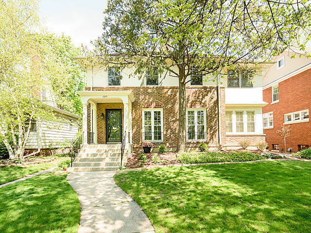 Property Photo:  1519 Colfax Street  IL 60201 